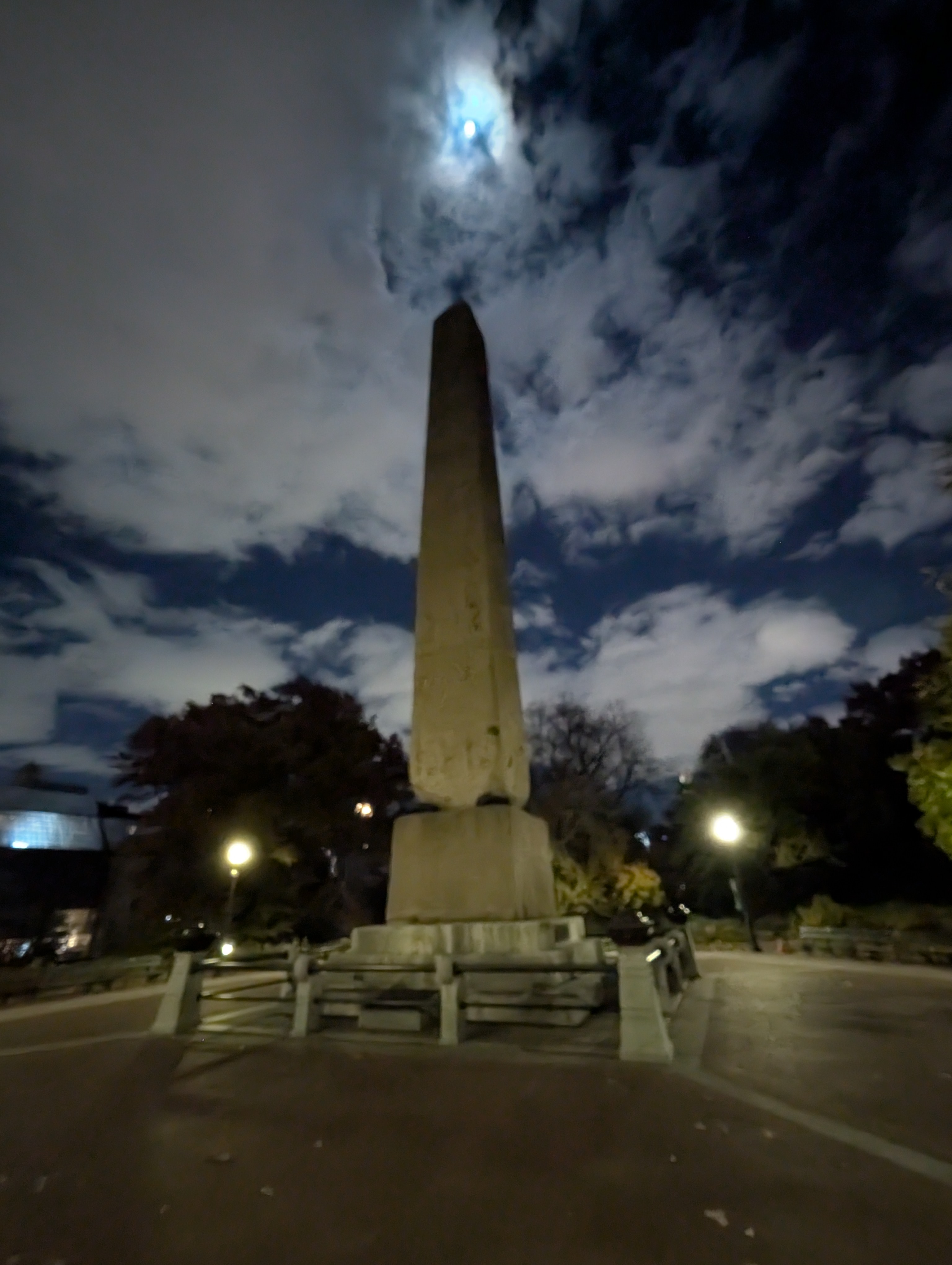 Obelisk time - Image 1